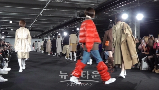 BESFXXK FASHION SHOW(김한정 기자)