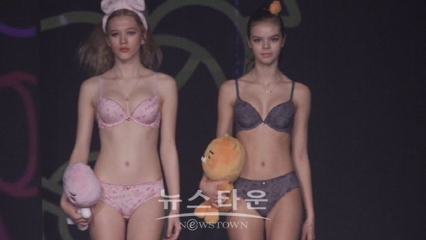 2019 ‘The M Corset Moment’ Fashion Show