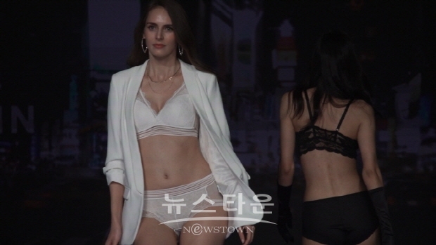 2019 ‘The M Corset Moment’ Fashion Show