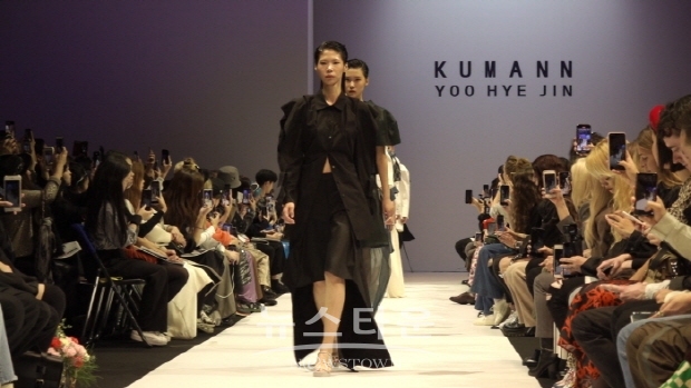 유혜진 디자이너, ‘KUMANN YOO HYE JIN’ (김한정 기자)