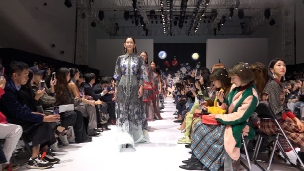 2020 S/S 서울패션위크 최충훈 디자이너의 DOUCAN 패션쇼(김한정 기자)