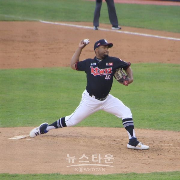 KT의 선발투수 데스파이네 (사진:스타일보)