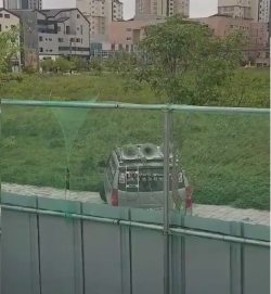 현장 감리업체 사무실 앞 확성기가 포문으로 보인다