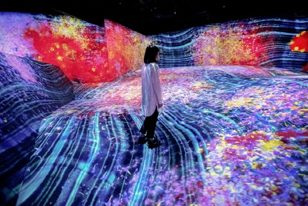 아트 컬렉티브 ‘teamLab’의 ‘teamLab: LIFE’ 展 제공: 문화창고