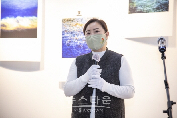 사진작가 이아린, 자연의 신비 감상하는 ‘나를 비추고 너를 담는다’展 (김한정 기자)