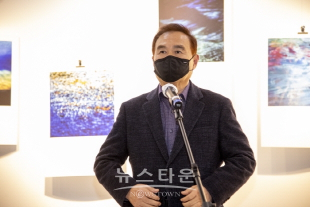 사진작가 이아린, 자연의 신비 감상하는 ‘나를 비추고 너를 담는다’展 (김한정 기자)