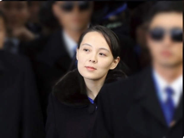 그녀의 오빠가 갑자기 세상을 떠난다면, 그녀가 지도자가 될지는 아직 알려지지 않았지만, 확실히 그것은 불과 몇 년 전 보다 훨씬 더 강력한 가능성이 존재한다