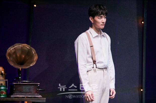 신예 김태오, 뮤지컬 ‘스모크’ 막공 소감…”고민 많았던 캐릭터라 보내기 아쉬워”