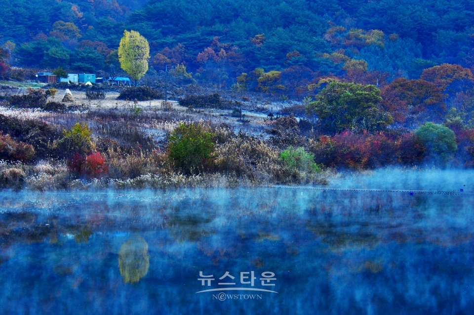 물안개 피는 인제 소양강의 새벽