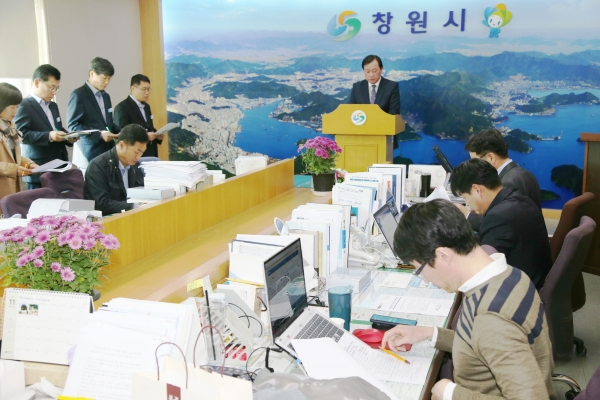 창원시는 마산해양신도시 개발 사업에 국비지원을 청와대에 직접 건의했다[사진=창원시]