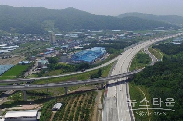 경부고속도로 언양-영천간 확장 개통(영천 분기점)