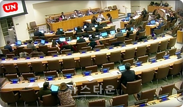 유엔총회는 17일 오후(현지시각) 뉴욕 유엔본부에서 본회의를 열고 북한 인권 결의안은 포결 없이 컨센서스, 즉 전원합의로 채택했다. 이로써 지난 2005년 첫 채택한 이래 2018년까지 연속적으로 북한인권 결의안이 채택됐다.