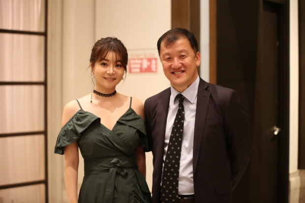 배우겸 아나운서 김하정과 재필리핀 강원도민회 정한 회장