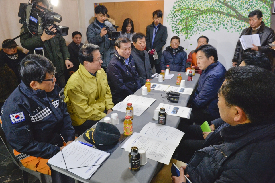 원주 중앙시장 화재현장 홍종학장관 방문