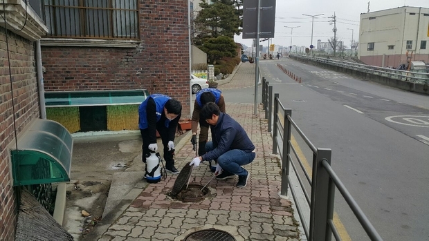 구리시가 진행하는 친환경 민간 위탁 방역 작업