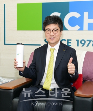 순천향대학교 서교일 총장이  ‘플라스틱 프리 챌린지 캠페인’에 동참했다.