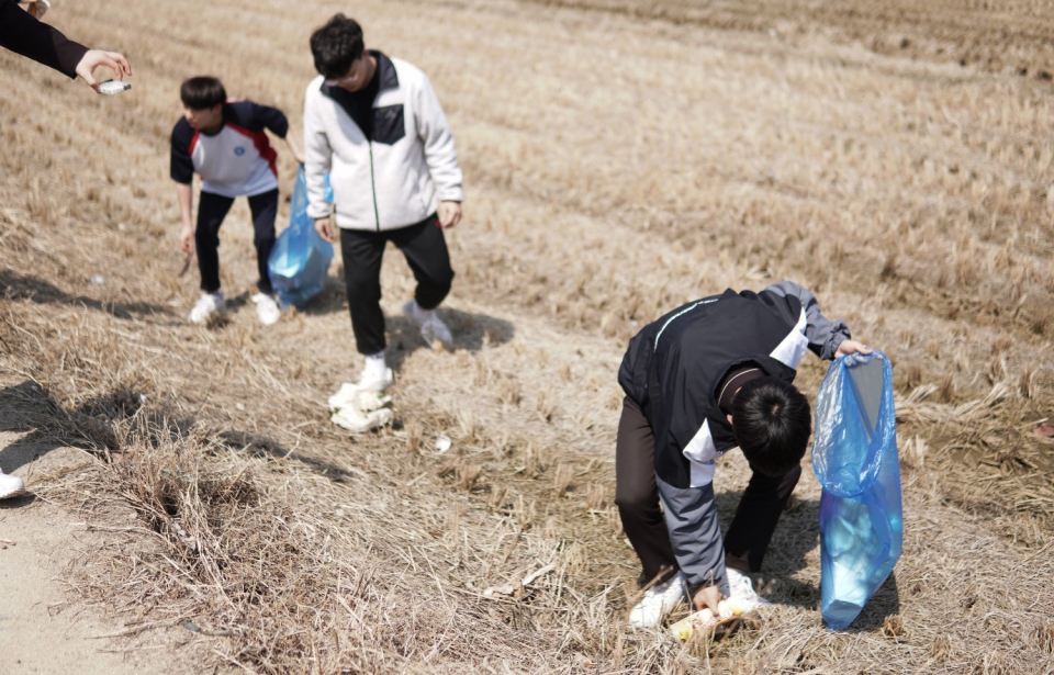 원주의료고등학교 섬강 정화활동
