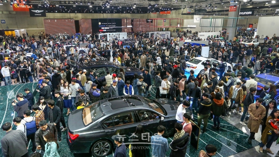 폐막 하루 앞둔 2019서울모터쇼, 토요일 구름 인파