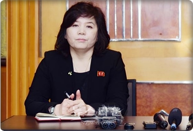 미국과 북한은 모두가 “경로 변경” 가능성을 언급, 양측은 갈수록 대화와 거리가 멀어지고 있다.