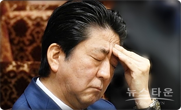 아베 총리는 “5명의 납북자 송환 이후 한 납북자 송환도 실현되지 않은 문제 해결을 이해 당초부터 임해 온 정치가로서 통한의 극치”라고 한탄했다. 이어 그는 국제사회와 연계하는 동시에 일본이 주체적으로 대처해 나가는 것이 무엇보다도 중요하다고 강조하고, 북-일 상호 불신의 껍질을 깨기 위해서 내가 김정은 위원장과 직접 마주보는 수밖에 없다고 밝혔다.