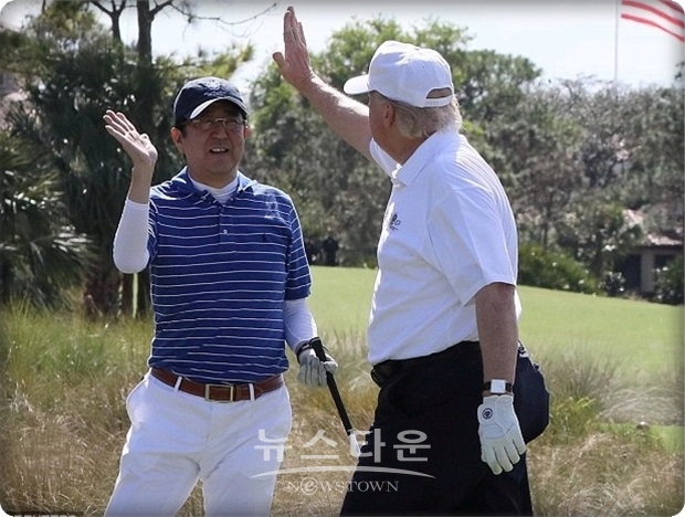 주요 테마가 되는 일본에서 미국으로의 자동차 수출이나 미국산 농산물의 일본으로의 수출 확대에서는 미-일 간의 주장에 큰 격차가 있어, 이번 트럼프 대통령의 방일 기간 중에, 어떠한 큰 틀에서 합의될 전망은 서지 않고 있다. 다만 트럼프 대통령은 내년 미국 대통령선거를 겨냥해 조속한 합의와 명백한 과실을 확보하는 데 적극적이어서 일본 측은 트럼프 대통령의 말 한마디에 따른 압력을 강력히 경계하고 있다.