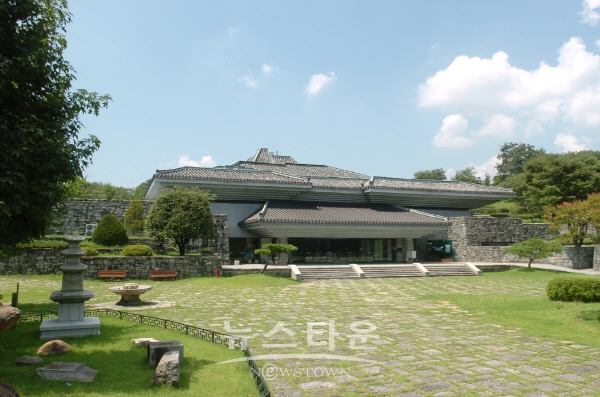 1984년에 개관한 국립진주박물관