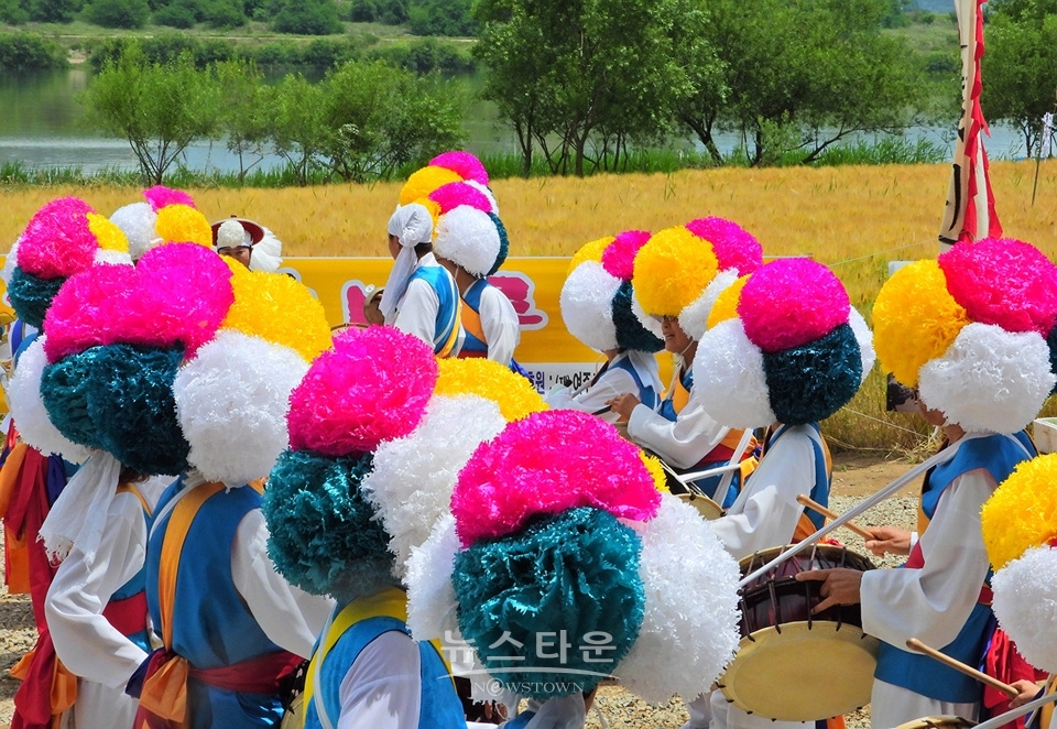 여주시 흥천면 상백리 남한강 정겨운 보리축제