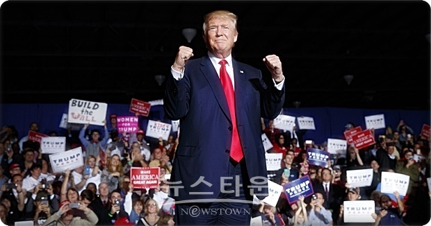 트럼프 선대위 본부에서는 “트럼프 대통령은 과거 수십 년 이어온 중국의 무역 면에서 부적절한 행위에 맞서려는 최초의 대통령”이라면서 “강경한 대중 입장은 일자리에 불안해하는 미국의 유권자들의 마음에 와 닿을 것”이라고 주장하고 있다.