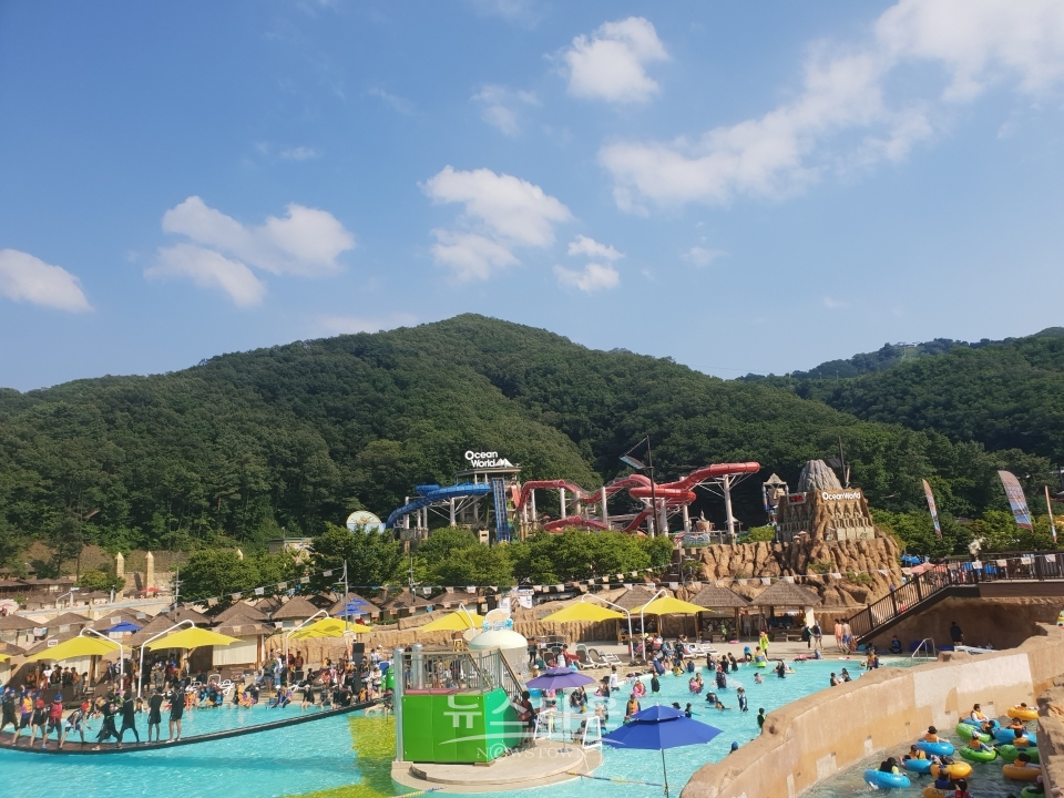 워터파크의 대명사 홍천 대명 비발디파크 오션월드시원한 전경