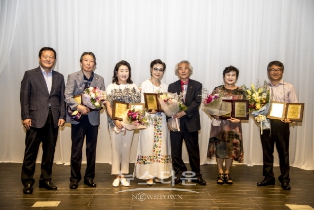 제8회 한국예술문화명인 인증식(김한정 기자)