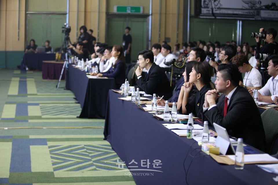 이번 나바코리아 파이널 대회는 수준높은 많은 선수들의 참가로 심판들의 어깨를 무겁게 만들었다.