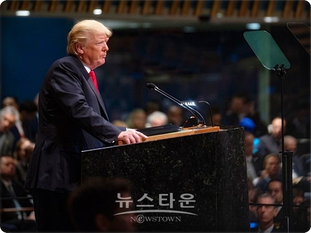 * 워싱턴 포스트 (Washington Post): 트럼프 대통령이 세계주의를 비난하고, 외교문제에 대한 ‘국수주의적 관점’을 내세웠다고 지적하고, ‘다자협력을 위해 만들어진 기구(UN)앞에서 미국우선주의 접근법을 홍보했다’고 비판했다.