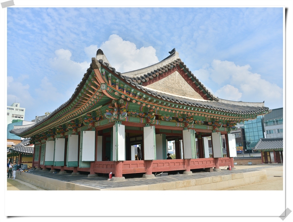 가을 여행주간 강원감영 취고수악대 수문병 교대식, 화관무,