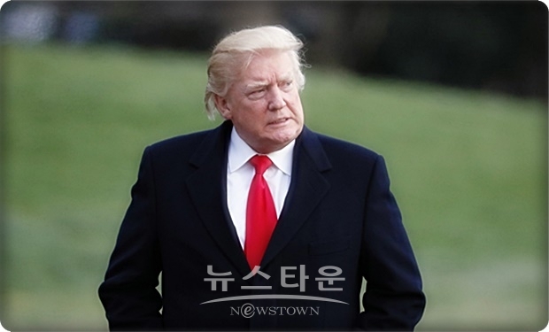 트럼프 대통령은 백악관에서 기자들에게 “북한이 이번에 탄도미사일과 관련해 도를 넘었는가. 지나친 것인가”라는 질문에ㅐ 즉답을 피하면서 ‘지켜보자’고만 짤막하게 응대하며 “그들(북한)은 대화하기를 원한다. 그리고 우리는 곧 그들과 이야기할 것”이라고만 말했다.
