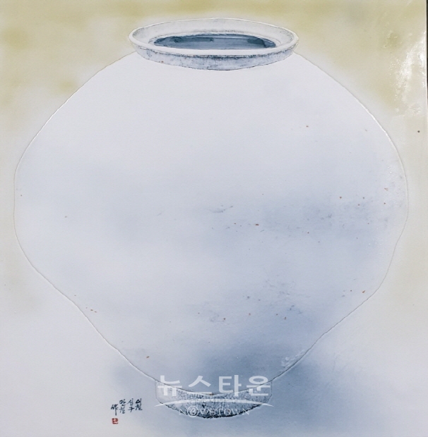 오만철 작가, 한국적 전통미 자랑하는 “달항아리를 향유하다” 개인전 개최(김한정 기자)