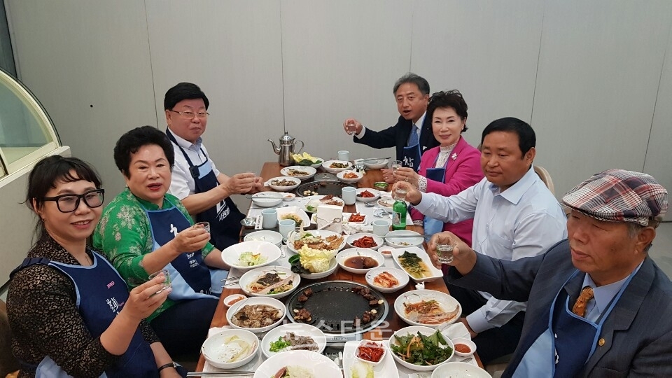 모닝코리아뉴스, '상임고문단 오찬회의 개최'