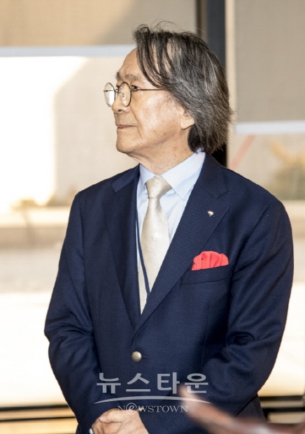 2019 한국구상대제전 ‘김영석 마니프조직위원회 대표’에 공로패 증정(김한정 기자)