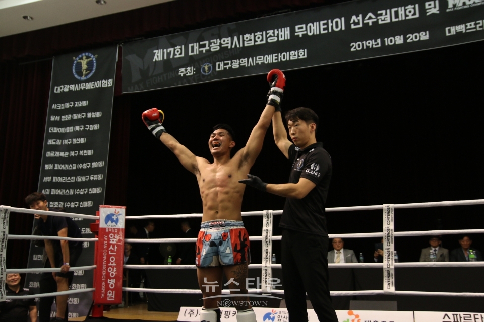 3경기 CJ (홍코너 샤크짐) vs 은효성(청코너 청호관) / 1라운드 1분30초 킥에 의한 K.O로 CJ 승리