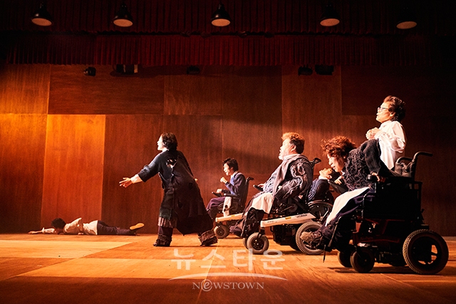 인정투쟁;예술가편_두산연강예술상수상자_이연주신작_두산아트센터 / 고득용기자 ⓒ뉴스타운