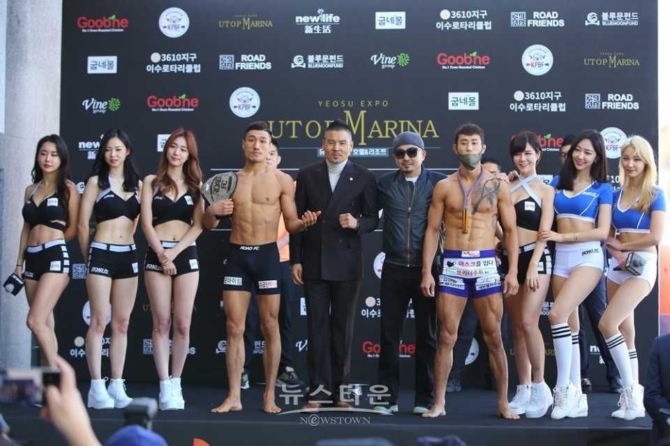 굽네몰 ROAD FC 056 공식 계체량 및 인터뷰, '5경기 김민우 VS 장익환' / 고득용기자 ⓒ뉴스타운