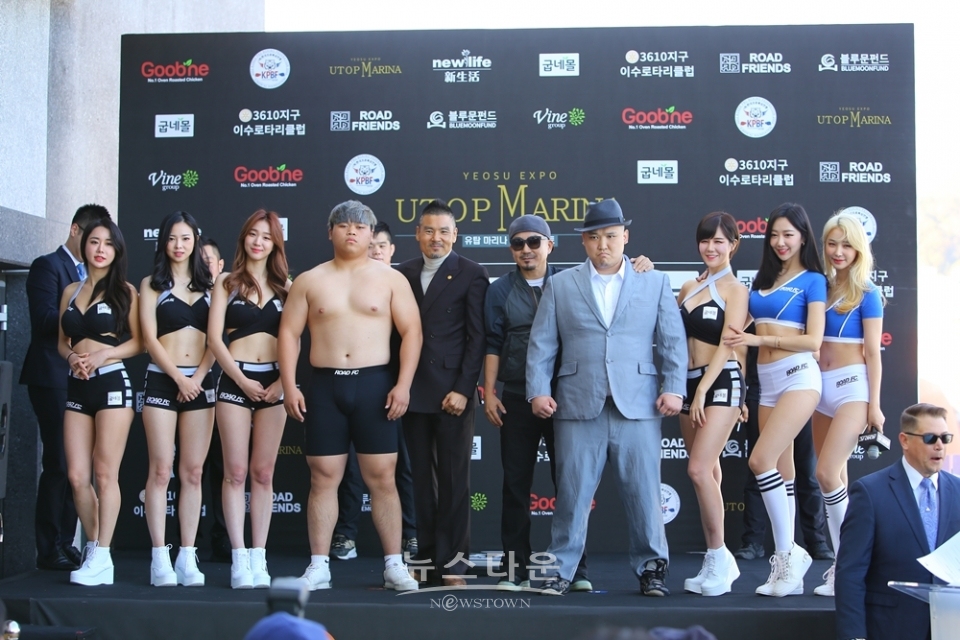 ROAD FC YOUNG GUNS 45 공식 계체량 및 인터뷰, '3경기 오일학 VS 이호준' / 고득용기자 ⓒ뉴스타운