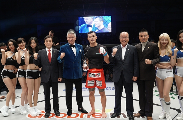 3경기 김은수 VS 황인수, 황인수가 1R 3:51에 KO (펀치)로 김은수에 승리했다.