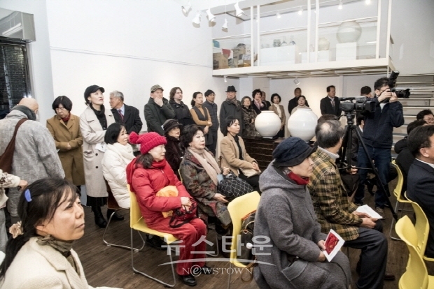제9회 天土 백도곡 개인전 ‘양구백토 조성물전’(김한정 기자)