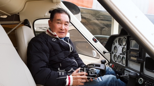 전문 조종사의 비행시범, 활공 전