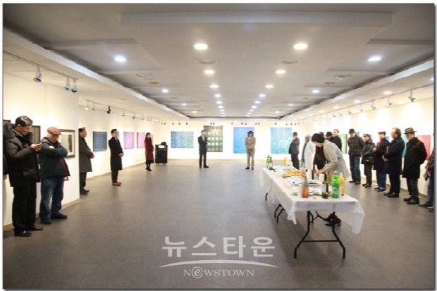 구상과 비구상의 만남 ‘이종승-음영일 초대전’(김한정 기자)
