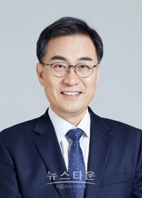 최형두 국회의원 예비후보는 3일 창원시청  프레스센터에서 7개 항목의 공약을  발표했다.