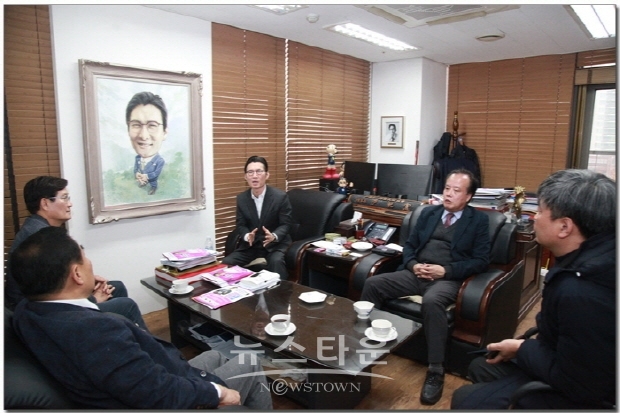 한국미술협회 이범헌 이사장 & 국회 문화체육관광위원회 간사 더불어민주당 신동근 국회의원 정책 협의(김한정 기자)