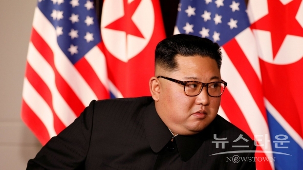 중국의 대표단은 중국 공산당 중앙대외연락부 고위 당국자가 이끌고 23일 베이징을 출발했다. 베이징에서는 22일 현재 이미 쑹타오(宋濤) 중국 공산당 대외연락부장이 군 병원 의사들을 데리고 방북했다는 소문이 나돌았다는 것이다. 하지만 이 정보의 진위는 불명한 상태이다.