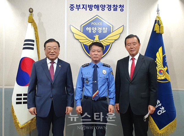 5월 1일 홍문표 의원이 김석환 홍성군수와 함께 인천 송도에 위치한 중부지방해양경찰청을 직접 방문하여 오윤용 중부지방경찰청장과 TF 이전추진단 관계자들을 만나 중부해경청 내포신도시 이전을 건의했다.