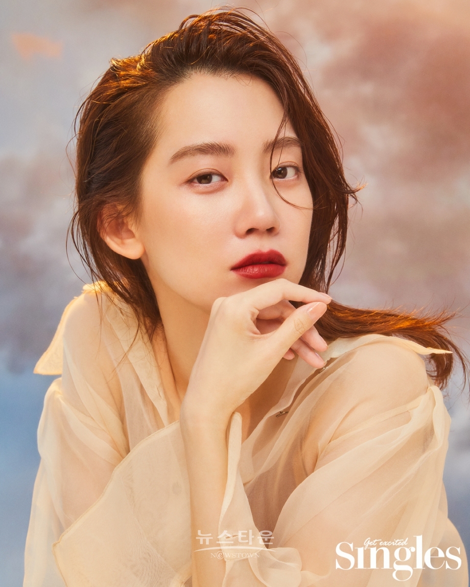 [싱글즈7월호]배우 신현빈